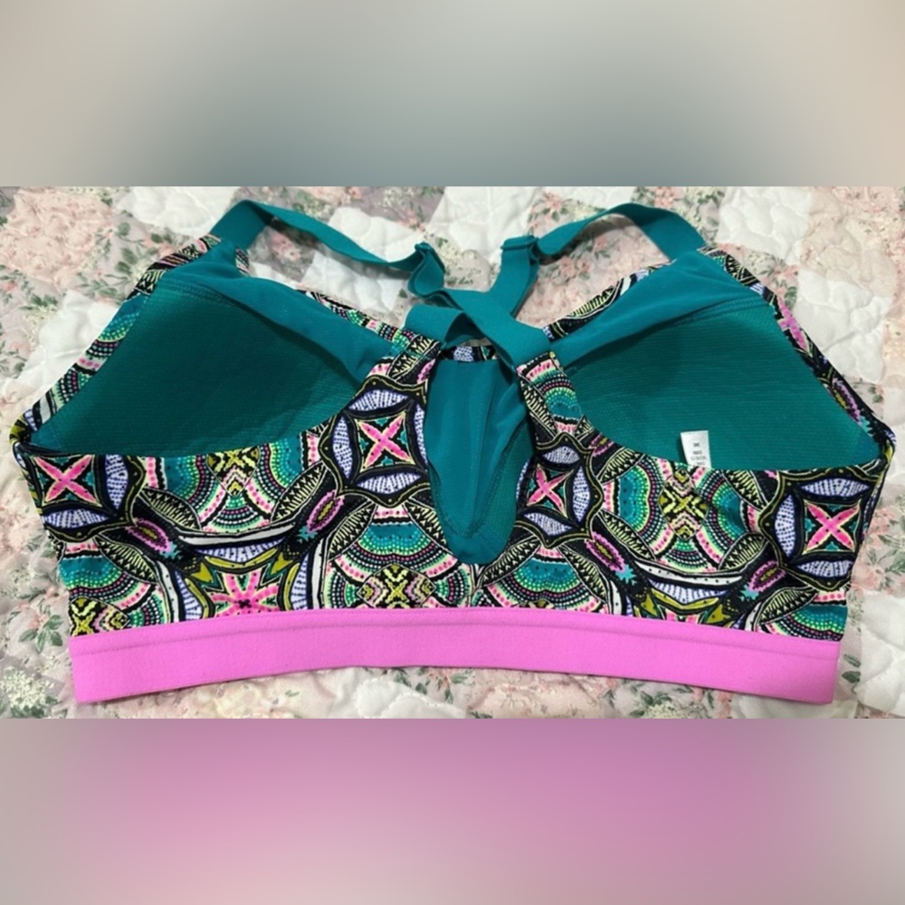 Victoria’s Secret VS VSX Sport Women’s Athletic Running Workout Gym Sports Bra - Picture 2 of 3